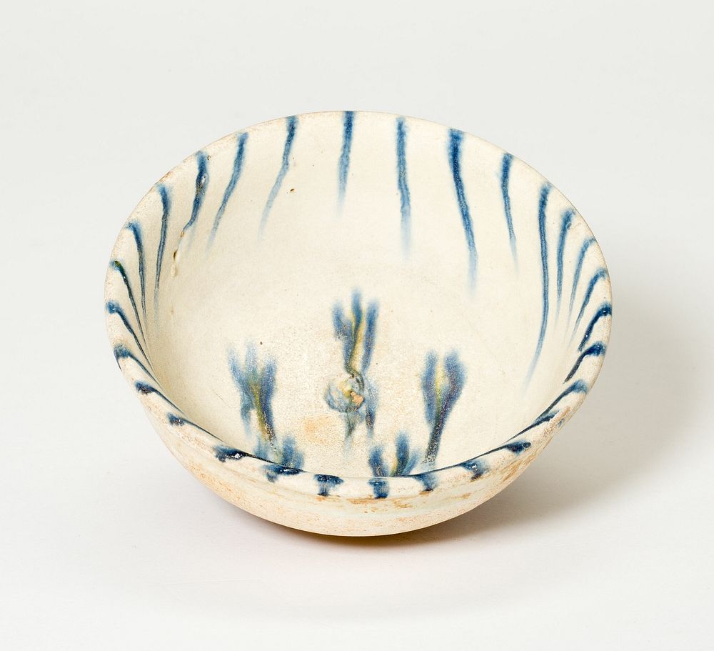 Cup with Streaks and Stylized Floret Patterns