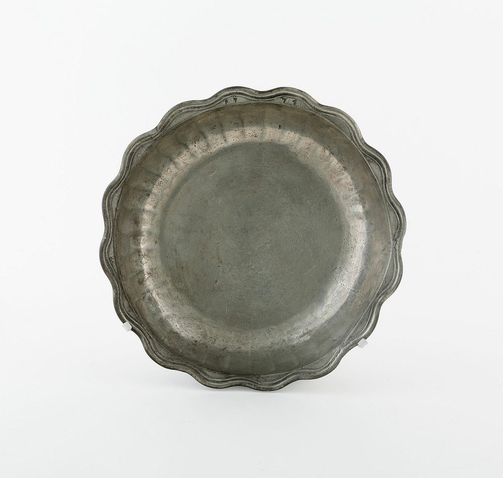 Bowl with Scalloped Edge