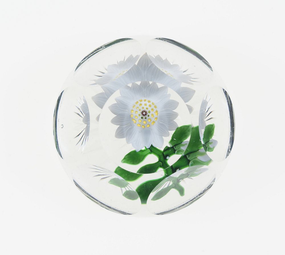 Paperweight by Baccarat Glassworks