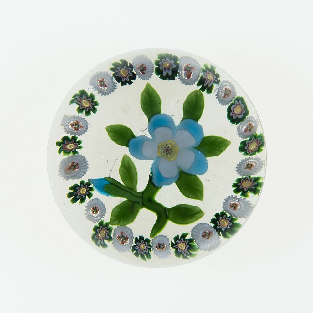 Paperweight by Baccarat Glassworks