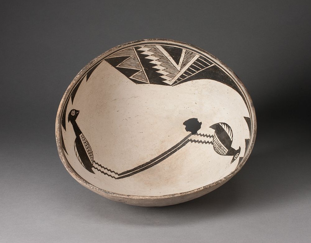 Bowl with Mirror Pattern of Birds Framed by Geometric Motifs by Mimbres