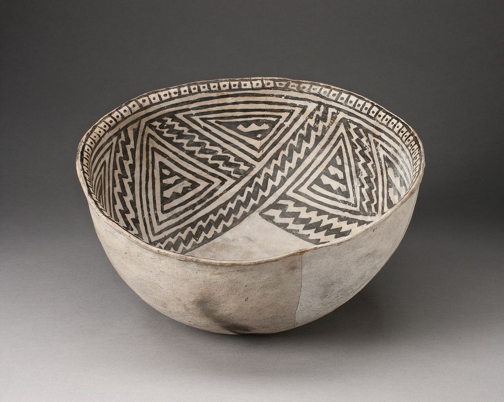 Bowl with Interlocking Zigzag Motif in Four-Part Design on Interior Walls by Ancestral Pueblo (Anasazi)