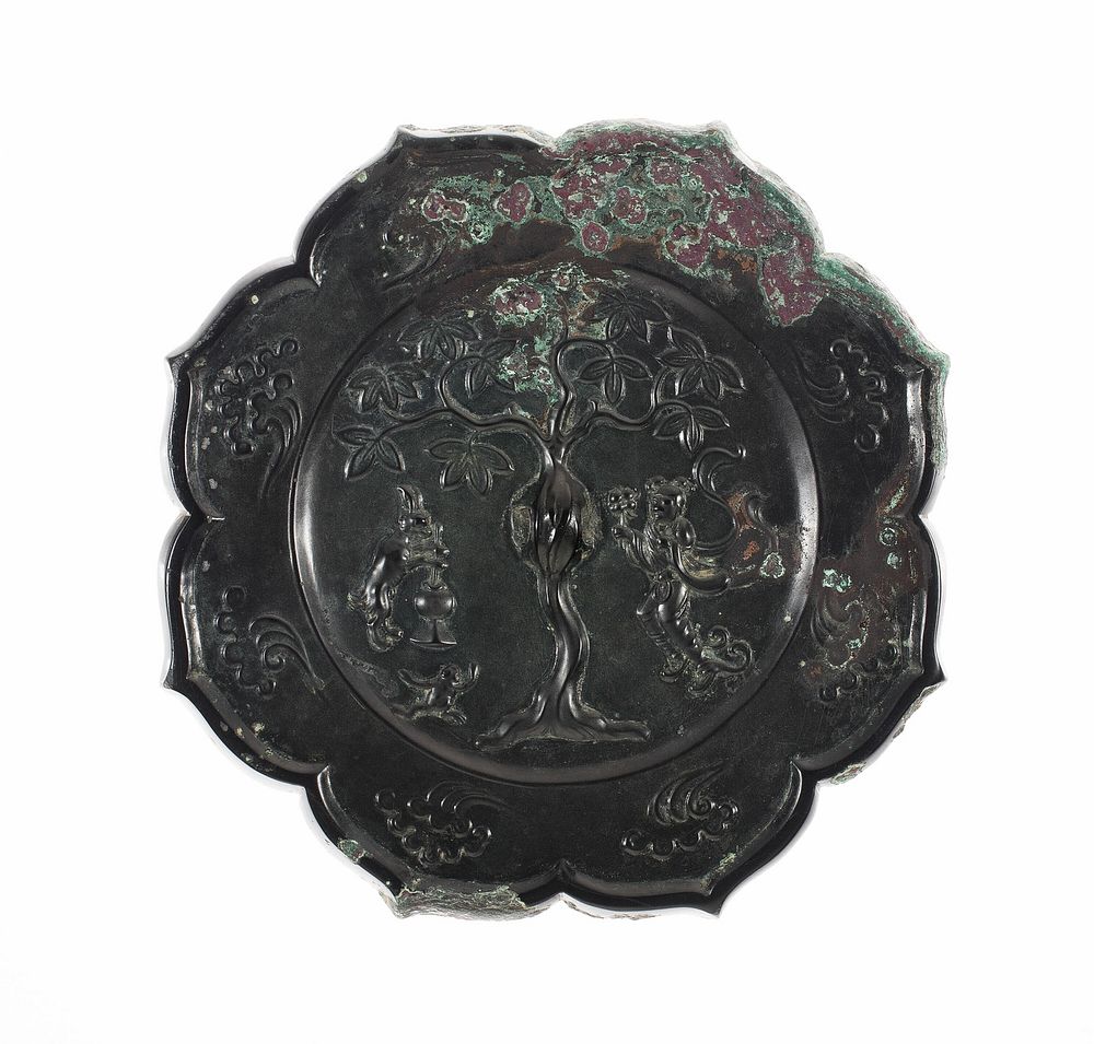 Lobed Mirror with Images of the “Moon Palace”: Hare Pounding Elixir, Toad, and Chang E Holding Peaches of Immortality