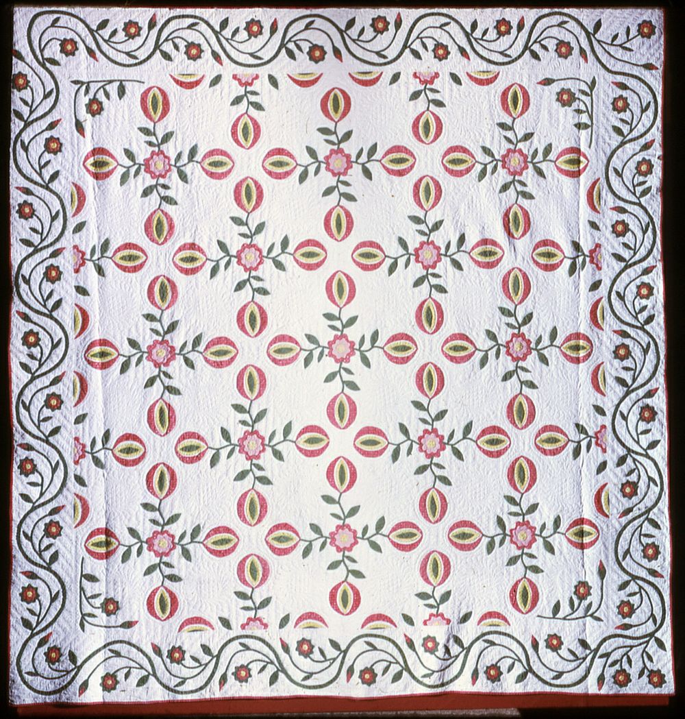 Bedcover in "Pomegranate" Pattern