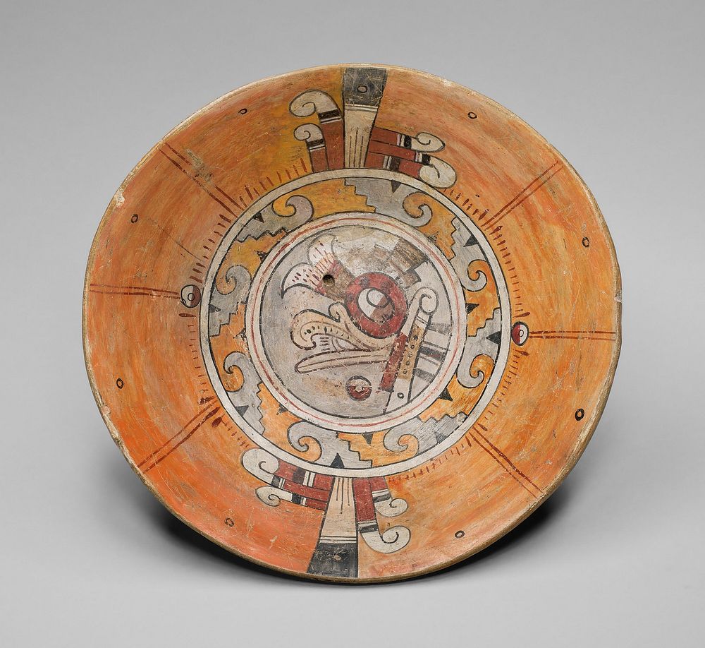 Tripod Bowl Depicting Head of Bird on its Interior Surface by Cholula