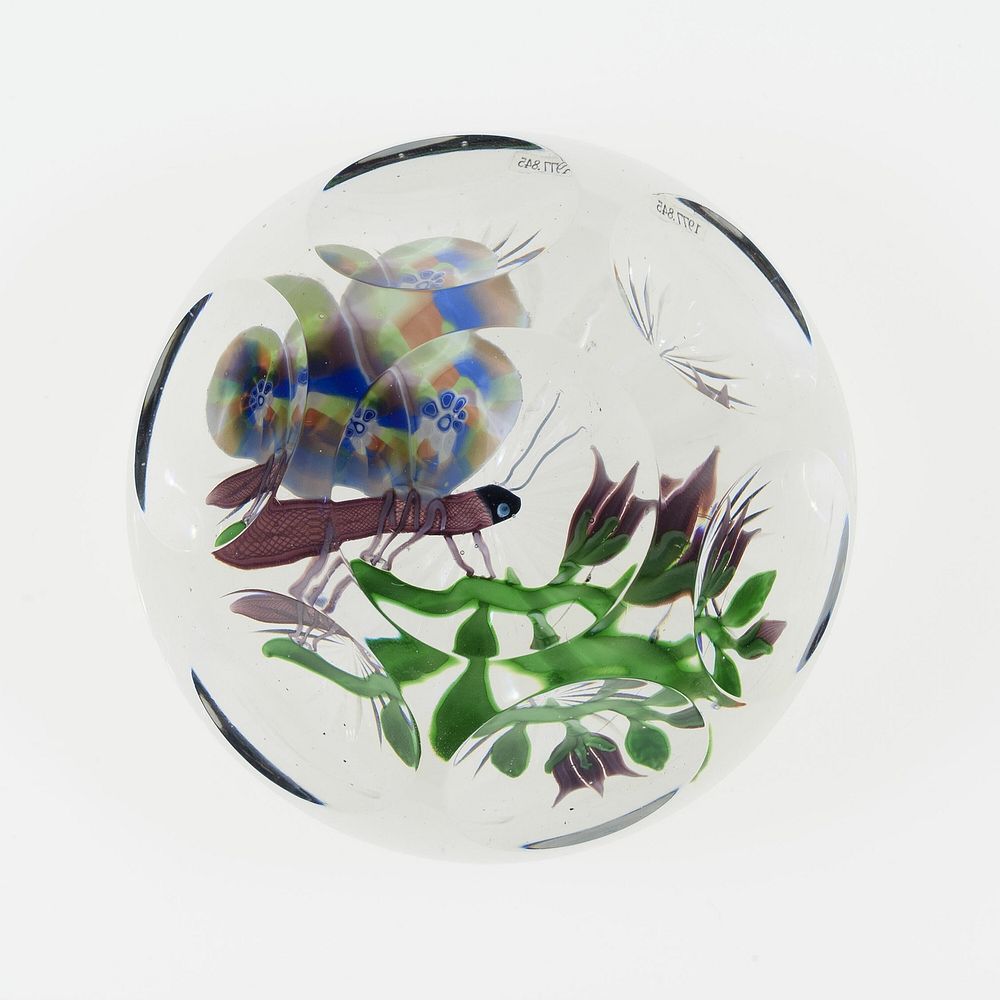 Paperweight by Baccarat Glassworks