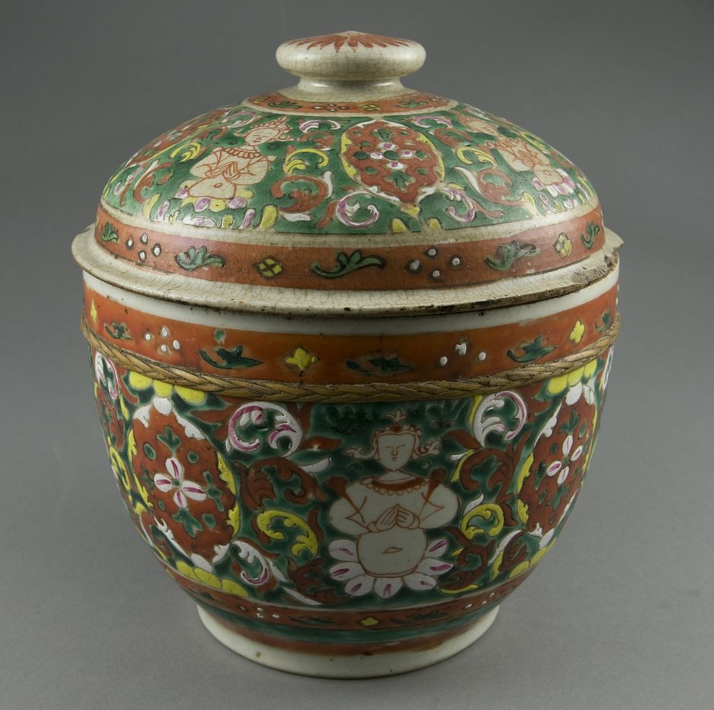 Bencharong (Five-Colored) Ware Covered Jar