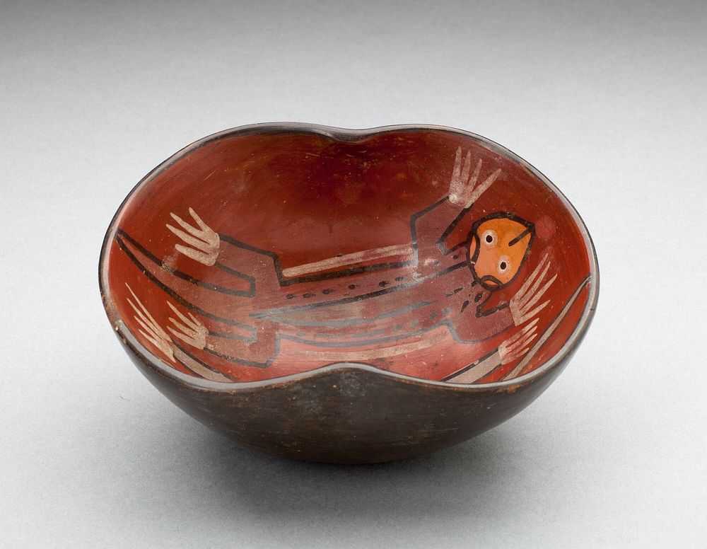 Small Inset Side Bowl Depicting a Pair of Lizards in the Interior by Nazca