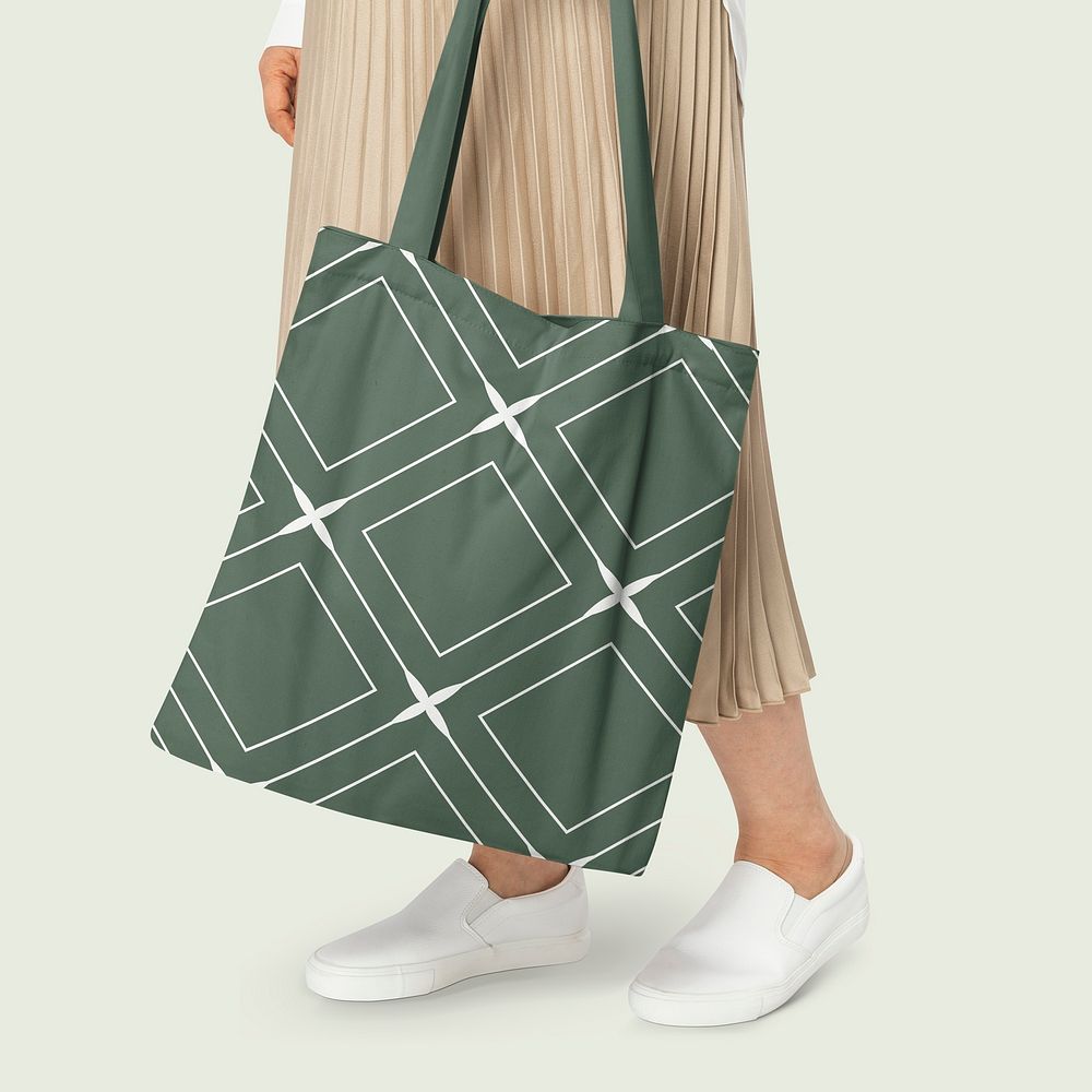 Green tote bag mockup psd with rhombus pattern casual apparel