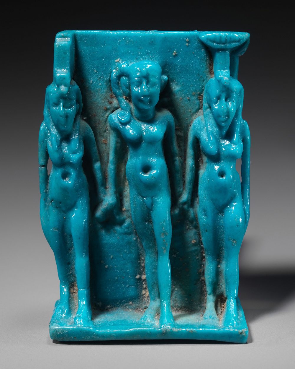 Amulet depicting Isis, Horus, and Nephthys