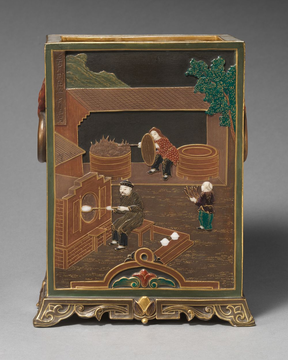 Rectangular vase with porcelain-making scenes ("the oven for burning clay" and "the painting of the wares")