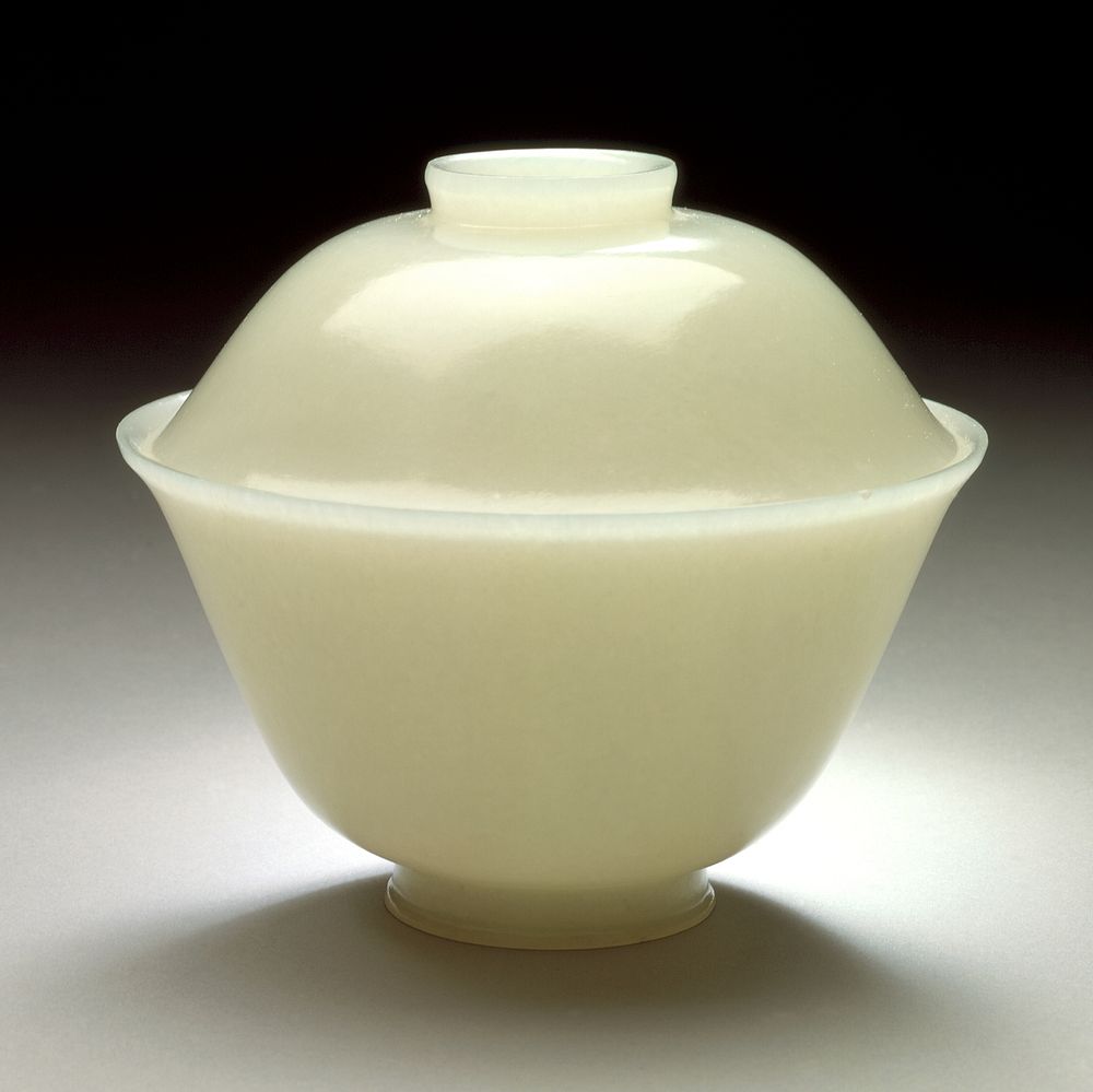 Lidded Bowl (Wan)