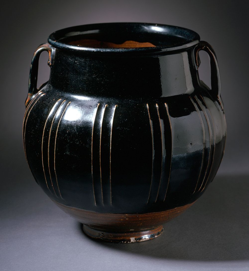Jar (Hu) with Vertical Ribs and Two Handles