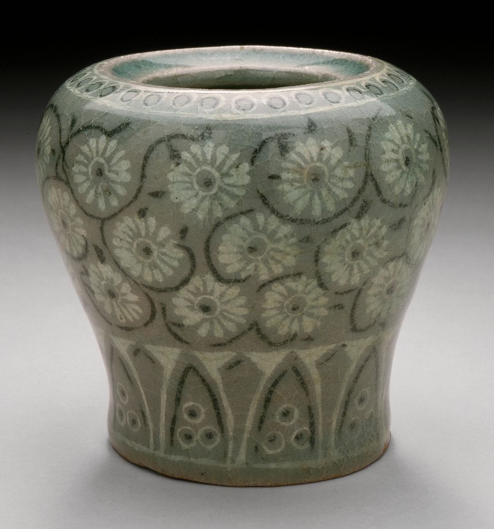 Jar with Inlaid Chrysanthemum Scrolls and Arabesque Design 