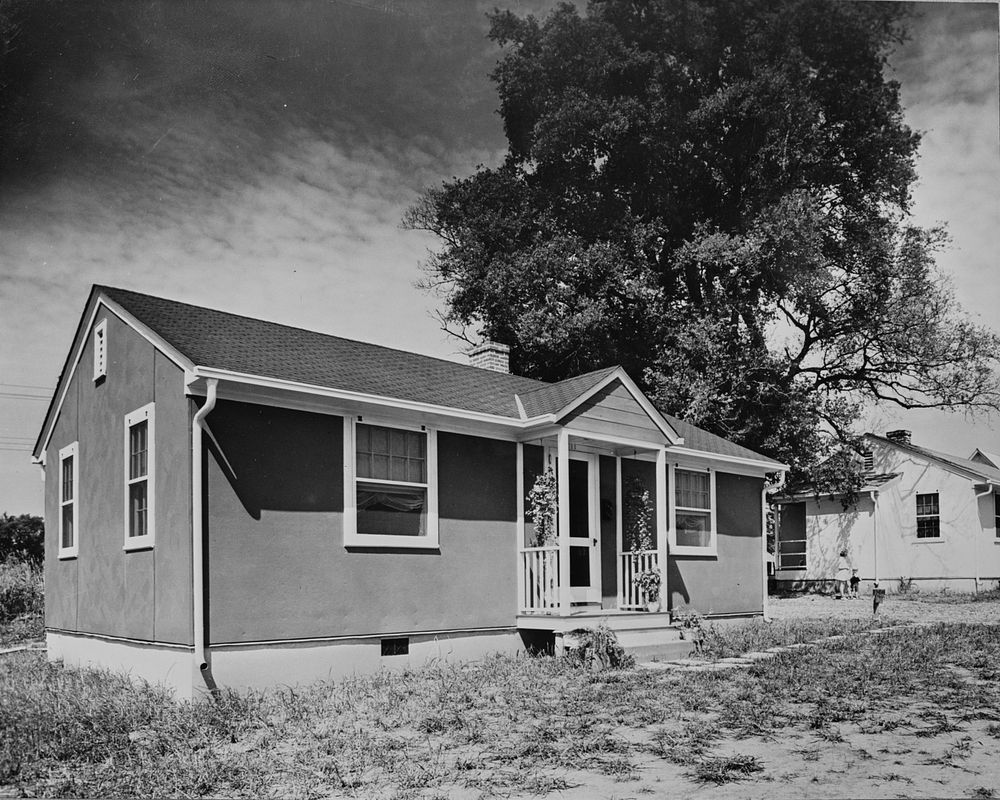 Home for defense worker. One of the homes for defense workers which the Tennessee Valley Authority is building in the Muscle…