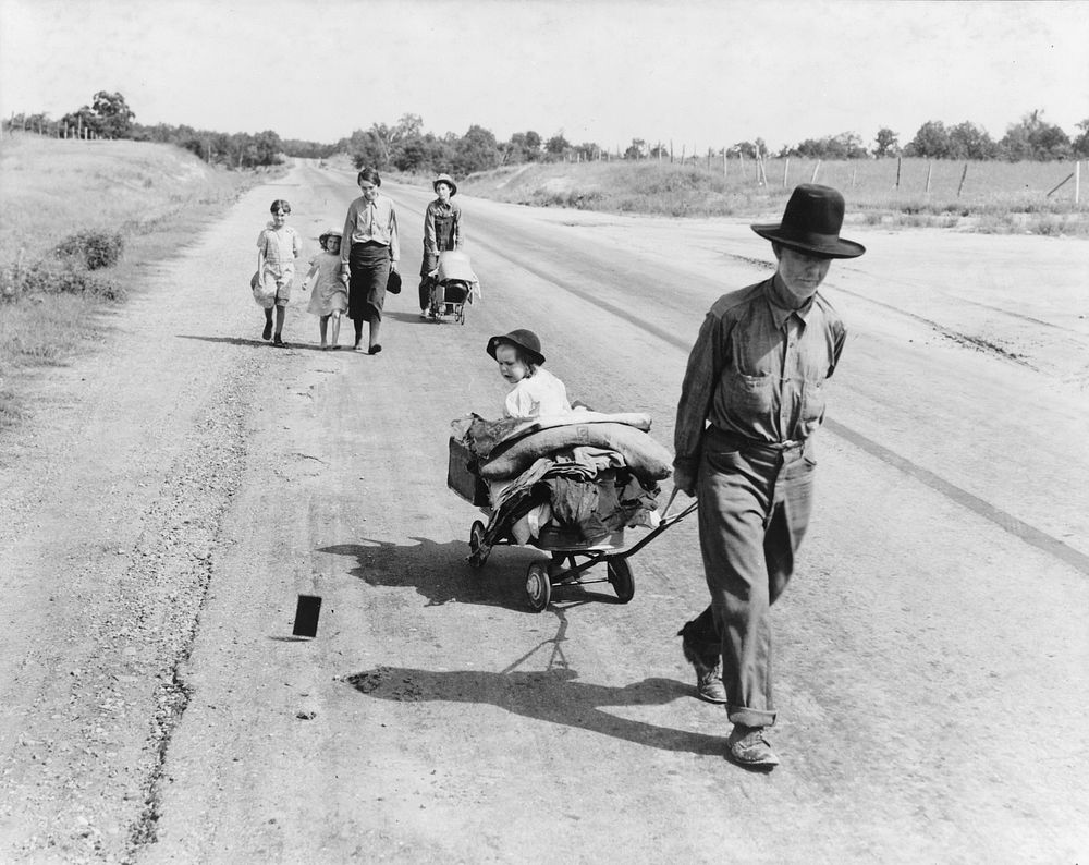 Family walking on highway, five children. Started from Idabel, Oklahoma.  Bound for Krebs, Oklahoma. Pittsburg County…