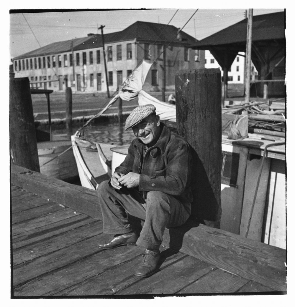 Fisherman on the dock, Charleston, South Carolina on Christmas Day. Sourced from the Library of Congress.