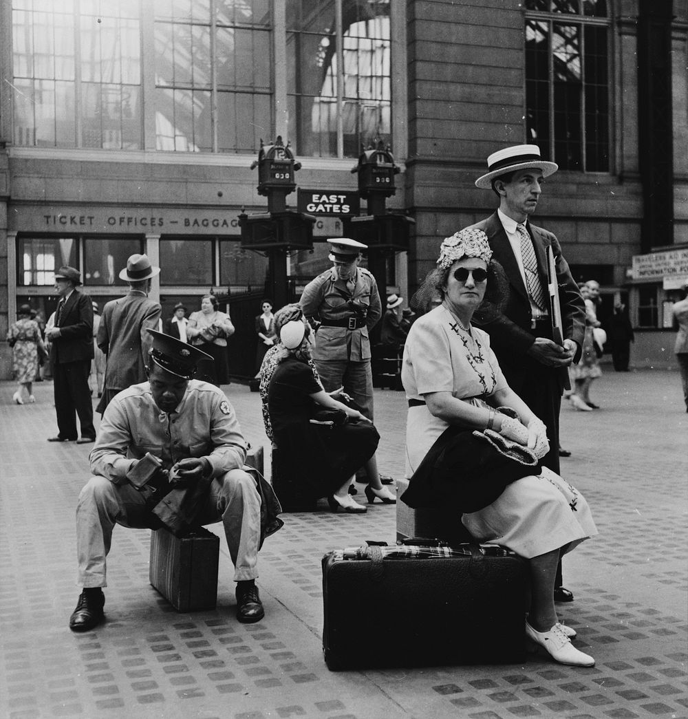 New York, New York. Waiting for the trains at the Pennsylvania railroad station. Sourced from the Library of Congress.