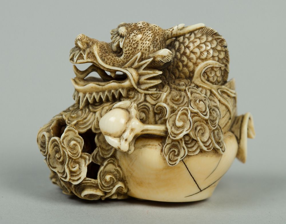 Jewel-Holding Dragon