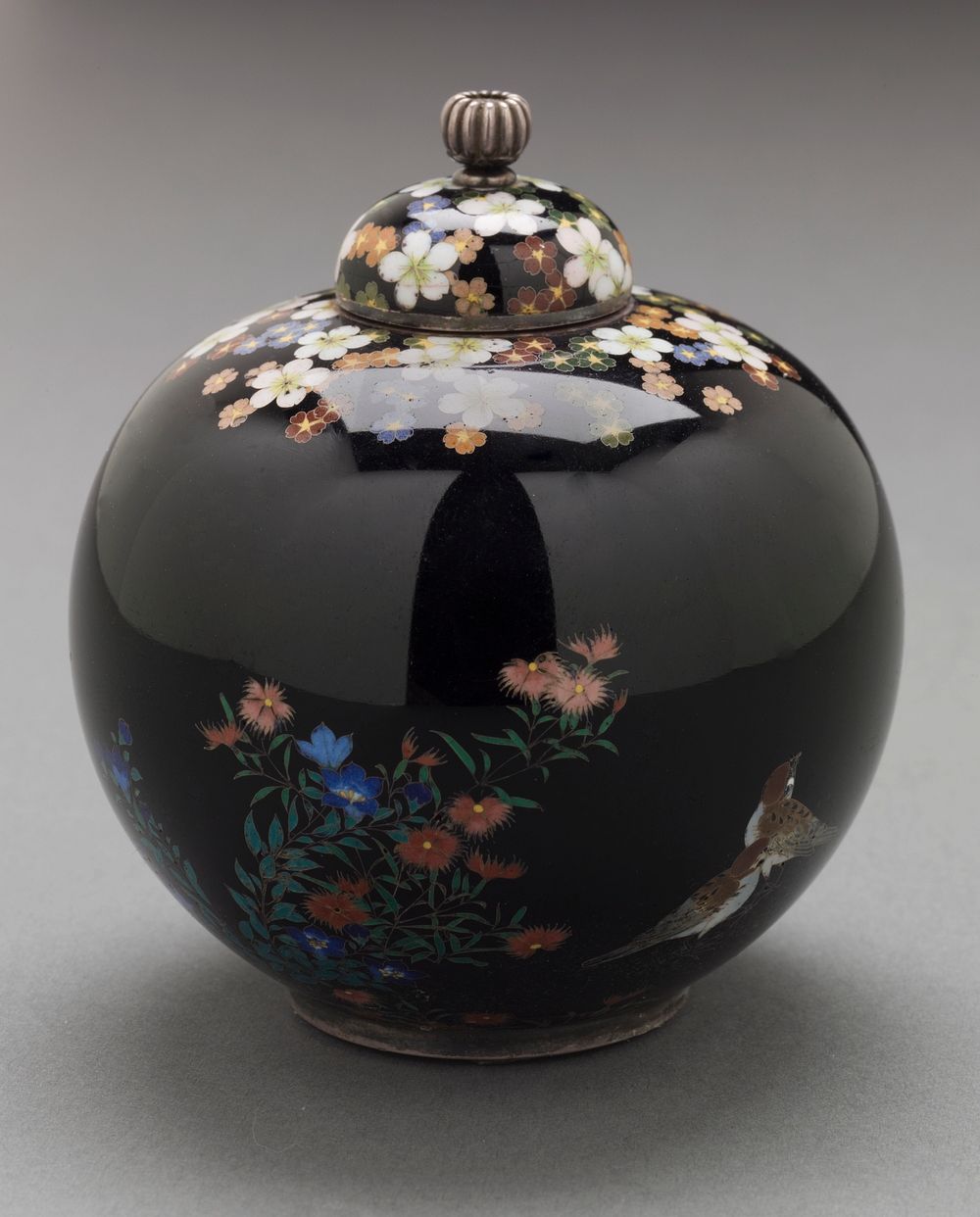 Lidded Jar with Design of Birds amid Flowering Plants by Namikawa Yasuyuki