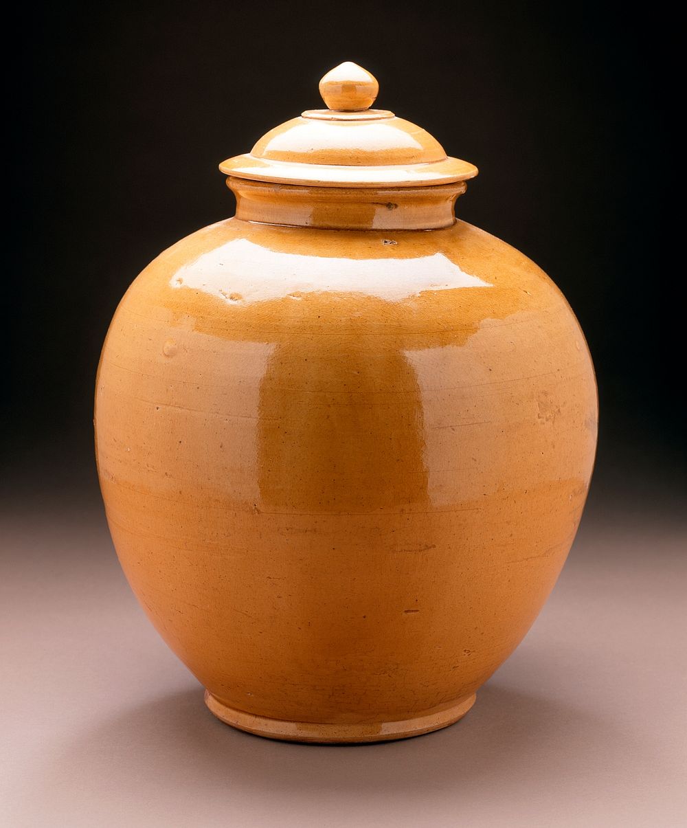 Lidded Jar (Guan)