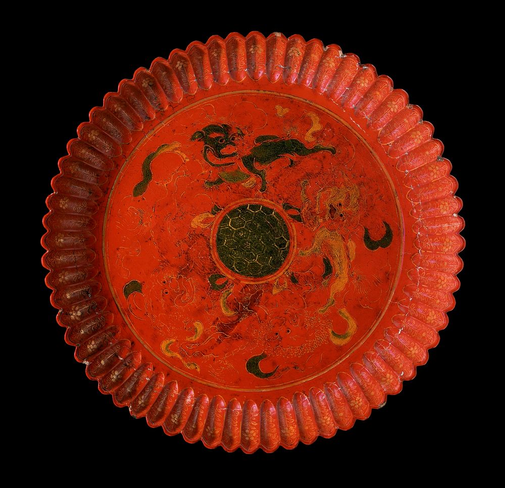 Dish (Pan) in the Form of a Chrysanthemum with Lions and Floral Sprays