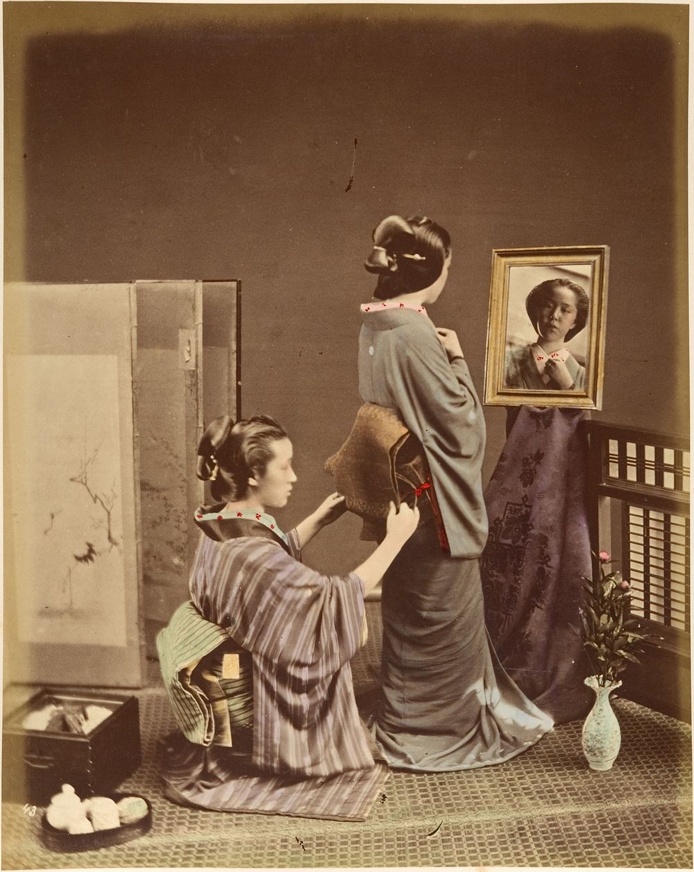 Two Japanese Women in Traditional Dress by Suzuki Shin'ichi
