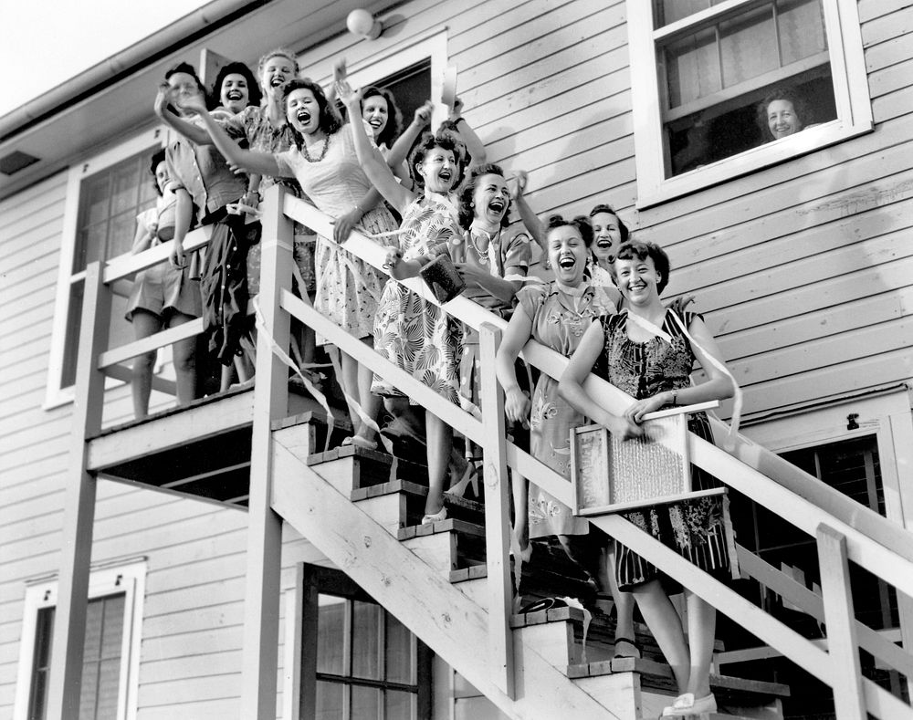 Women at Dorm 1940s Oak Ridge