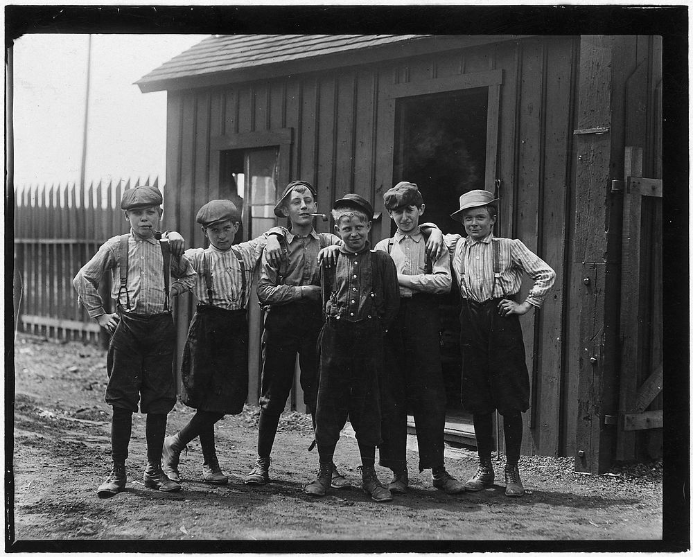 Noon hour at Obear-Nestor Glass Co. All these boys are working at the glass works. East St. Louis, Mo, May 1910.…