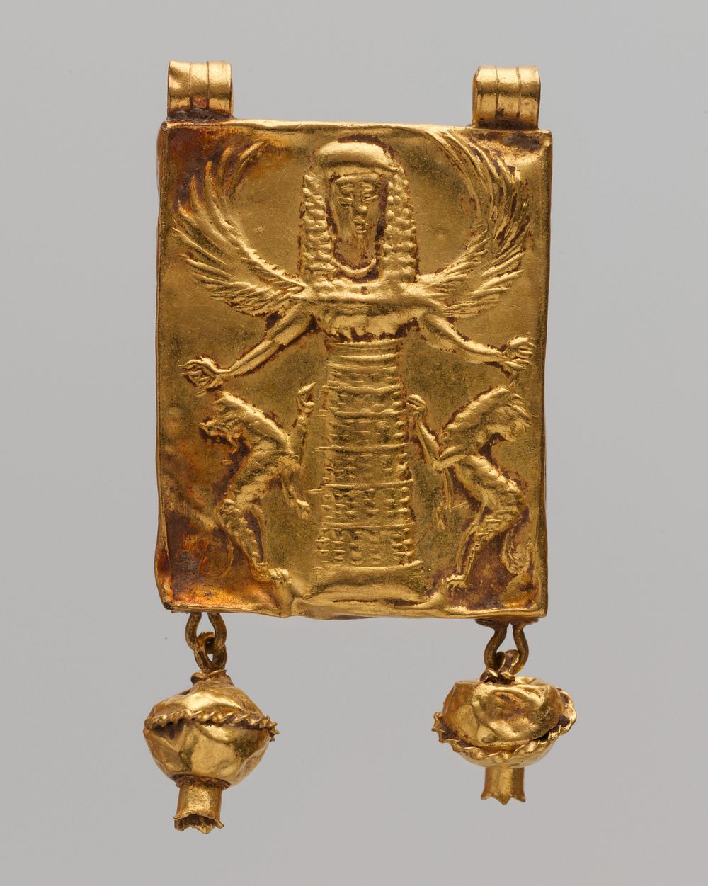 Gold pendant with Mistress of Animals