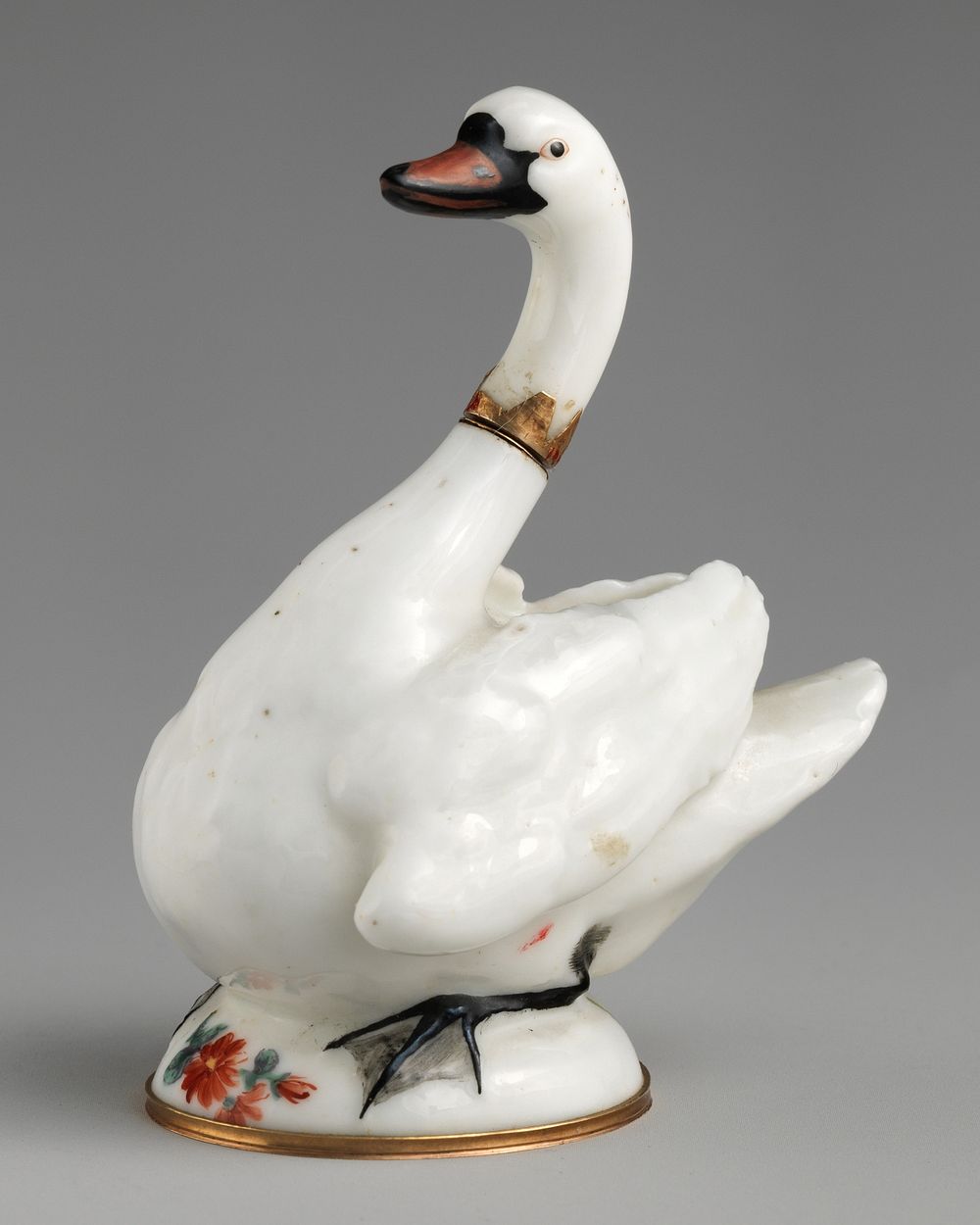 Scent bottle in the form of a swan