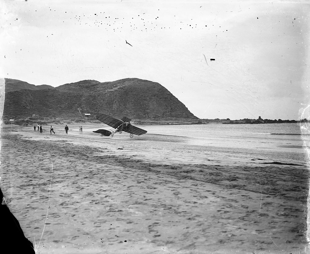 Shaef and his plane "Vogel" at Lyall Bay (1911) by James Parry.
