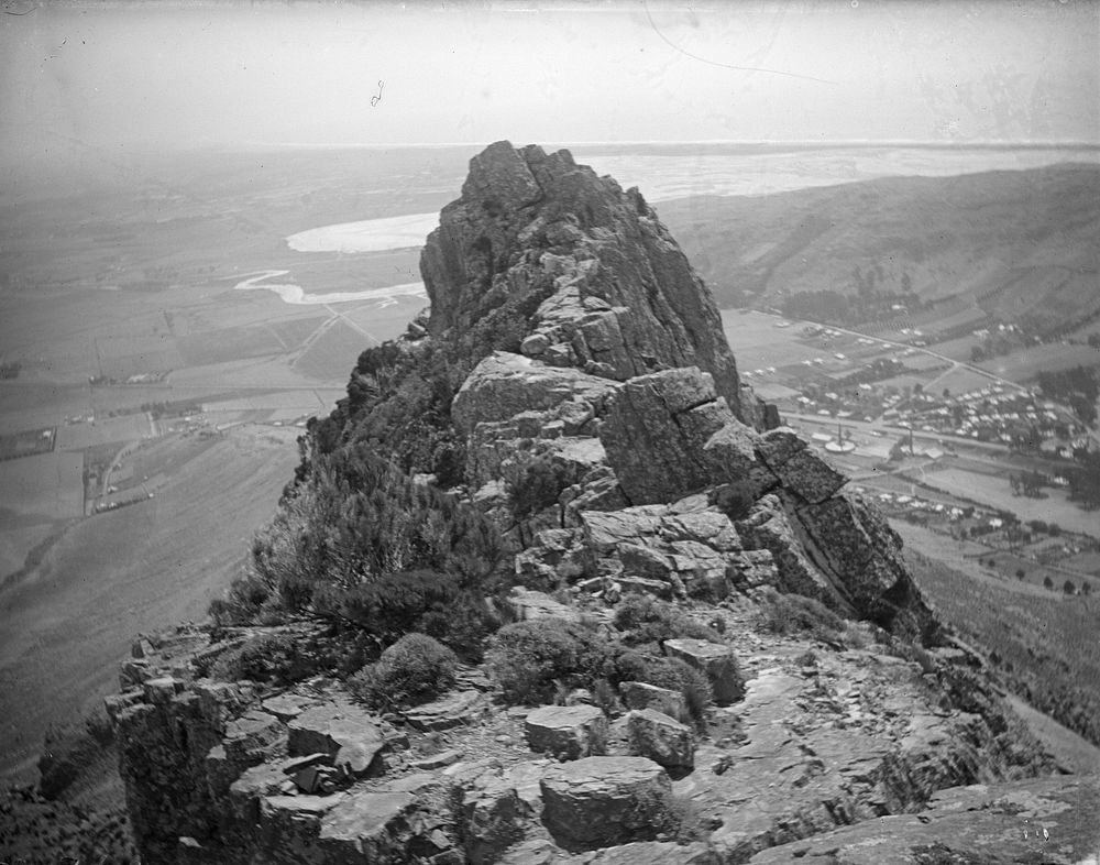 Rock Formation at Mount Hector Track (1921) by Leslie Adkin.