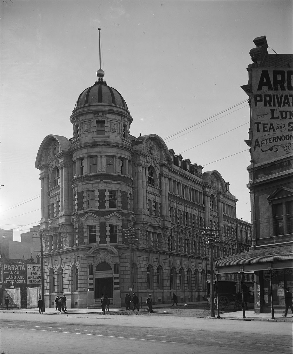 Public Trust Building, Wellington (circa 1907) by Fred Brockett.