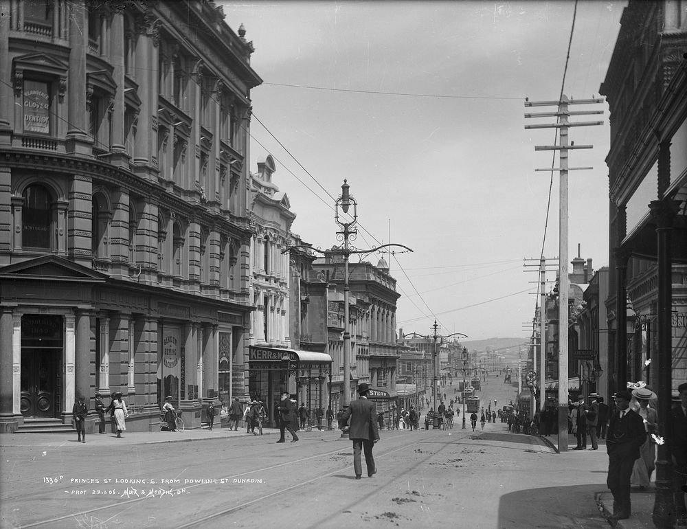 Princes Street, looking south from Dowling Street, Dunedin (circa 1906) by Muir and Moodie.