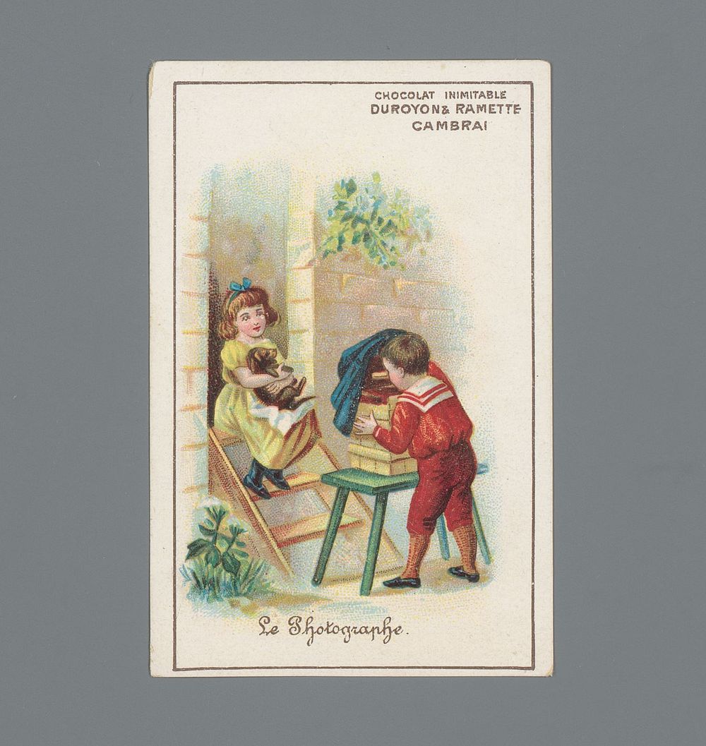 Reclamekaart voor een chocoladefabrikant met voorstelling van kinderen die fotograaf spelen (1873 - c. 1910) by H Landsberg…