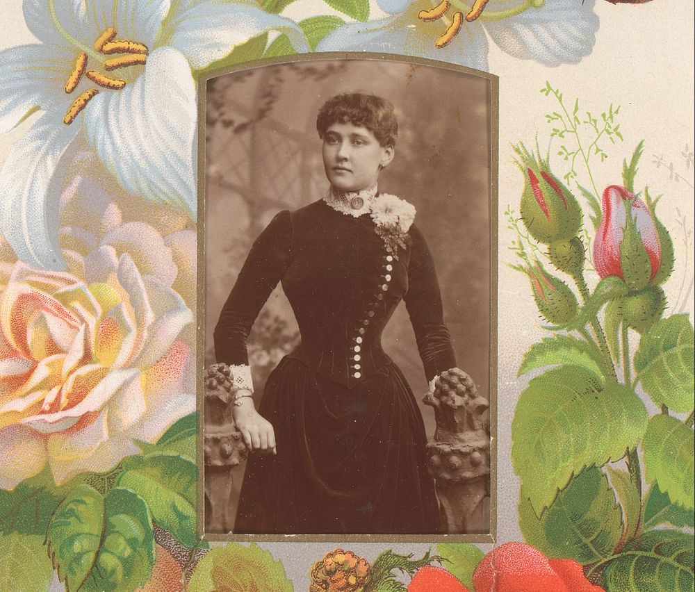 Portret van een vrouw met hooggesloten jurk (1870 - 1885)