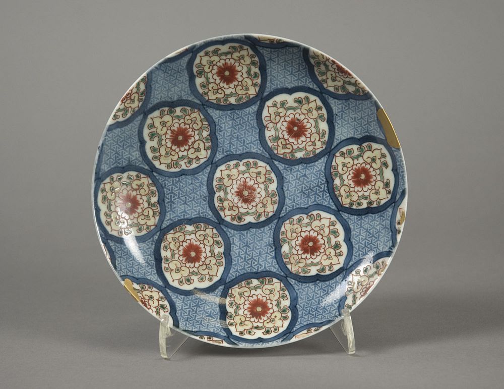 Dish with Chinese-Style Flowers