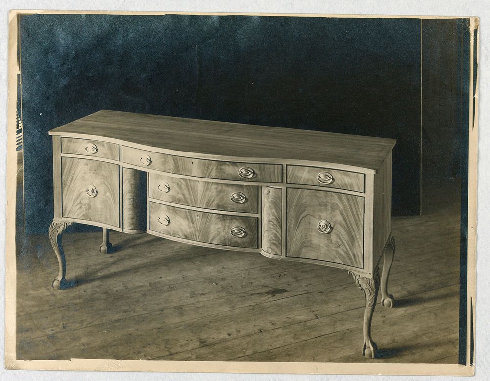 Design for Sideboard with Four Legs and Tri-Partite Front