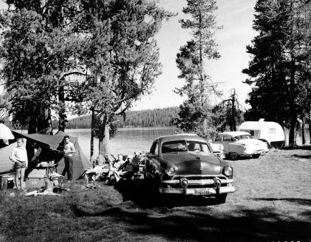 Diamond lake camping. Original public domain image from Flickr