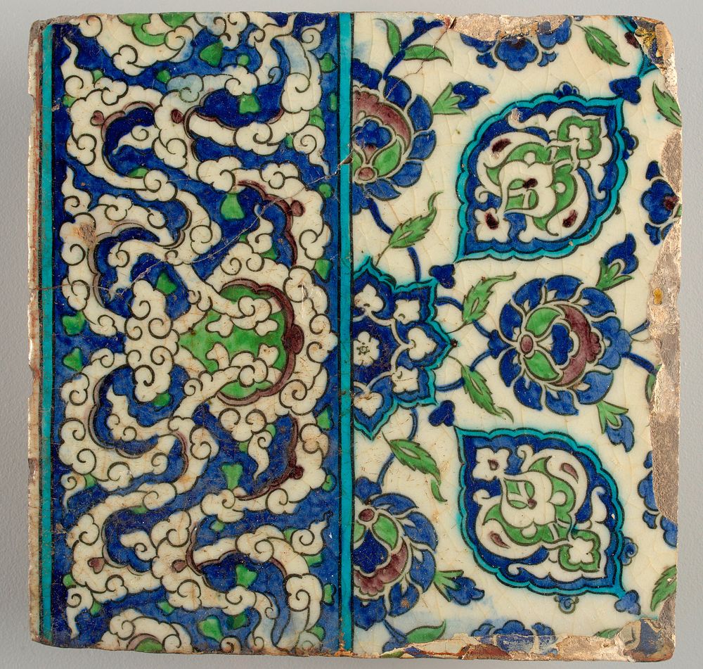 Wall tile