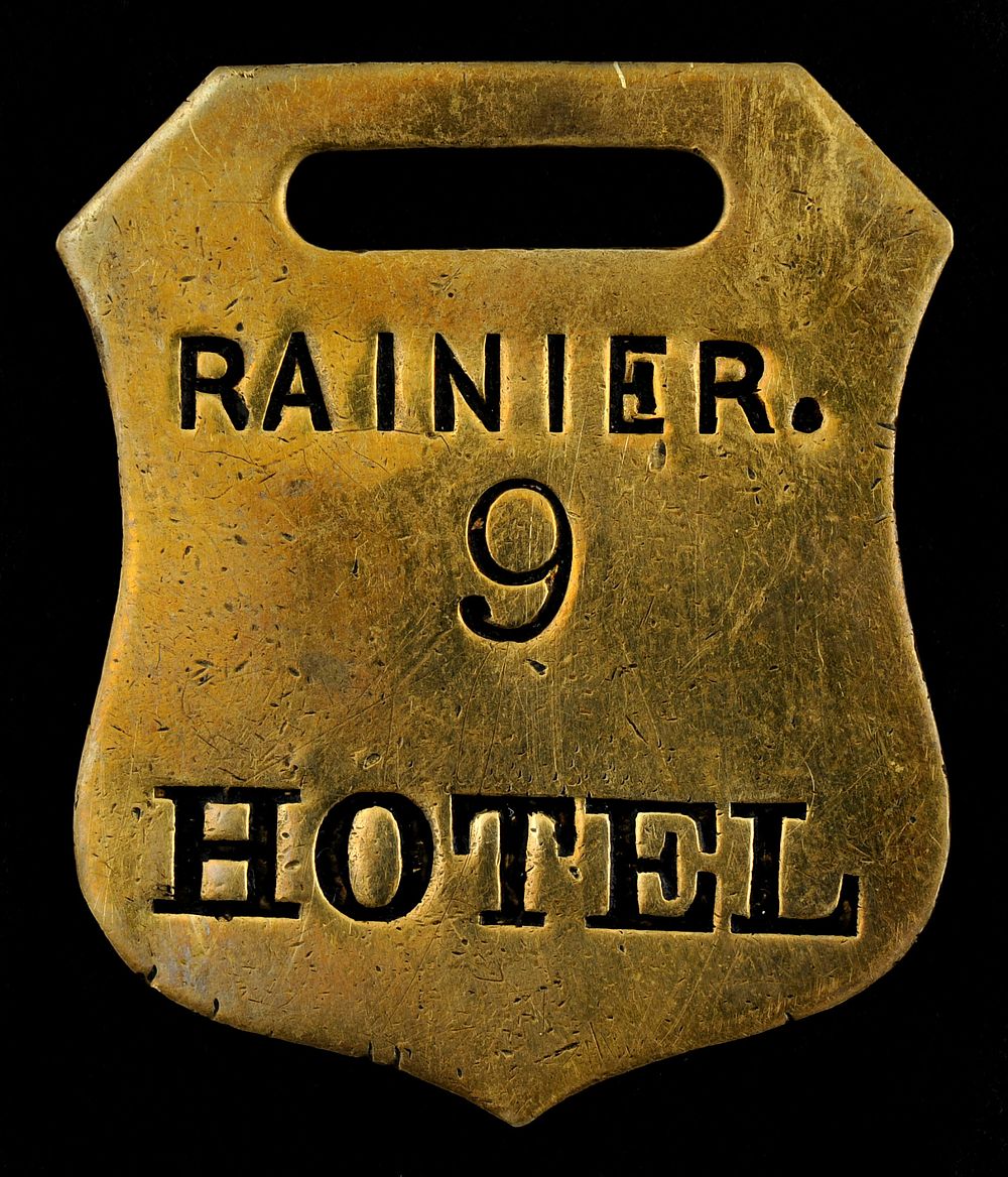 Ranier Hotel Owney tag