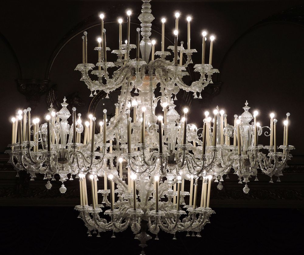 Luxurious chandelier, light on ceiling. Free public domain CC0 photo