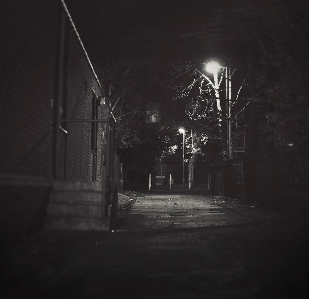 Free dark alleyway image, public domain CC0 photo.