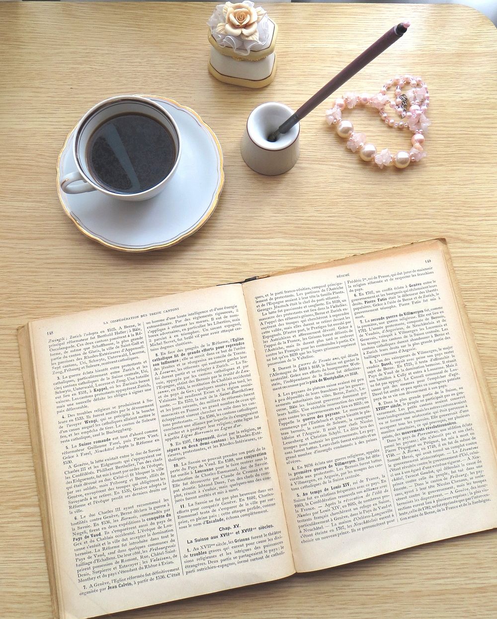Free coffee and a book image, public domain drink CC0 image.