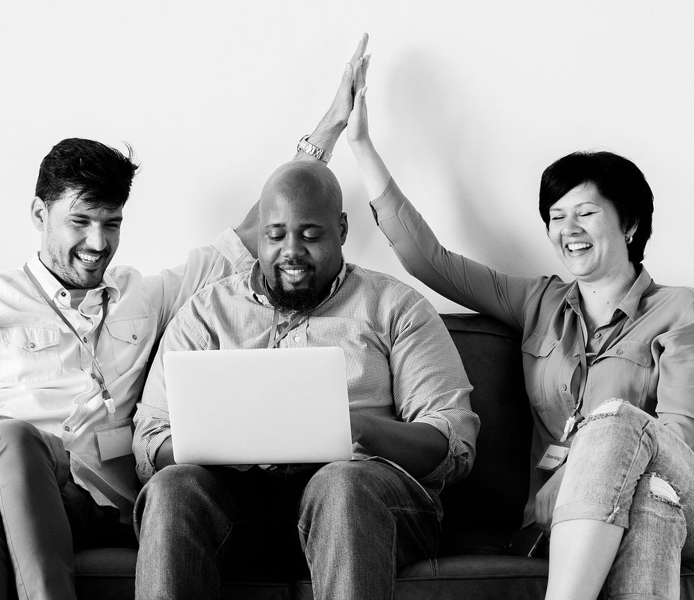 workers-working-on-laptop-free-photo-rawpixel