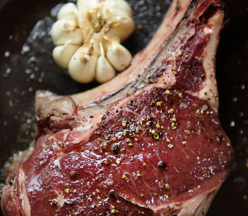 Close up of beef cooking | Premium Photo - rawpixel