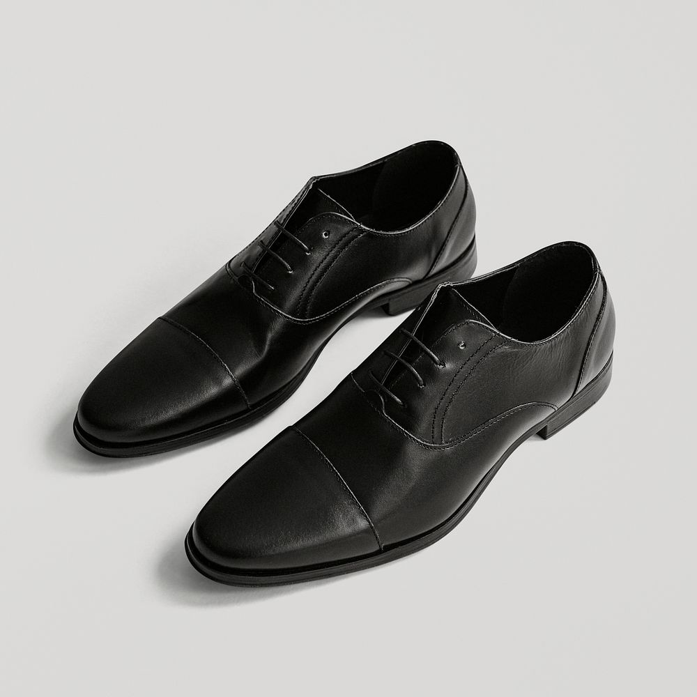 Psd men's formal black leather shoes mockup