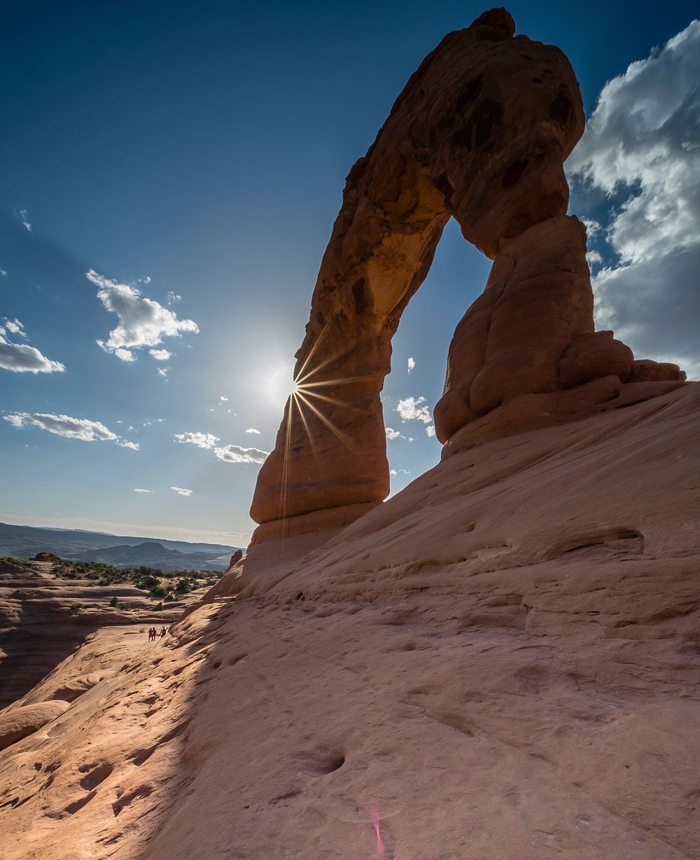 Sunrise at the Delicate Arch in Arches National Park, North America