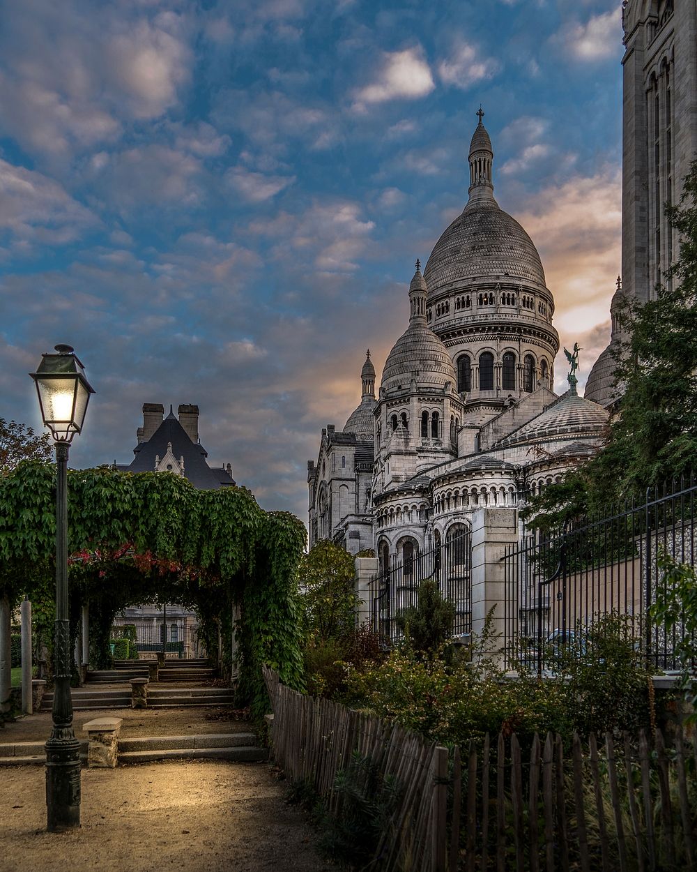 Basilica of the Sacred Heart, Montmartre, Paris, France. Free public domain CC0 image.